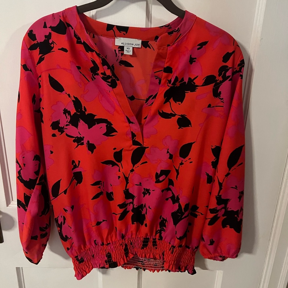 Allison joy blouse with gathered hem size XS
